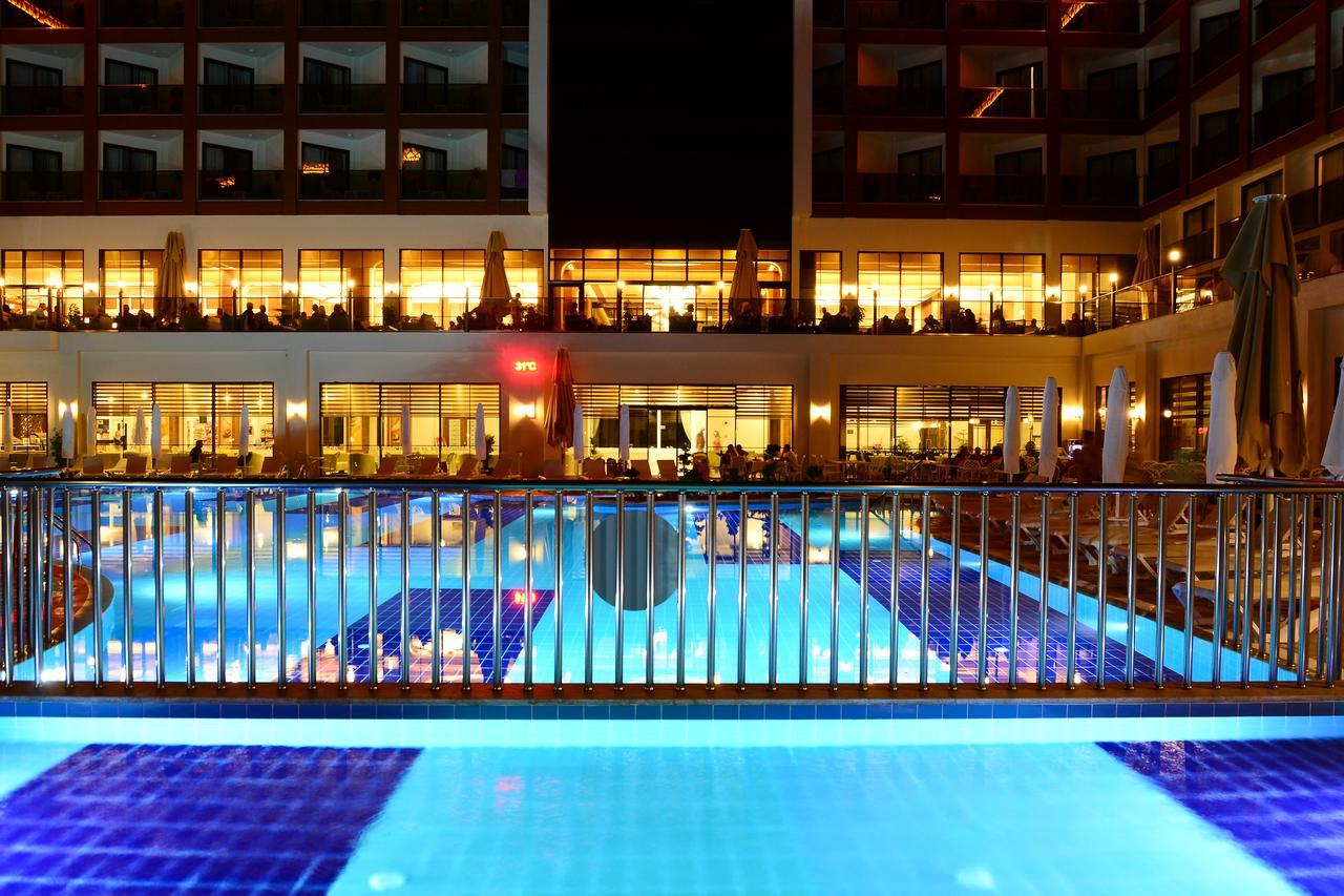 Glamour Resort & Spa Side Exterior photo