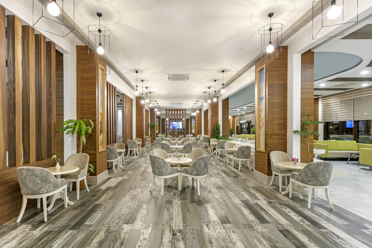 Glamour Resort & Spa Side Exterior photo