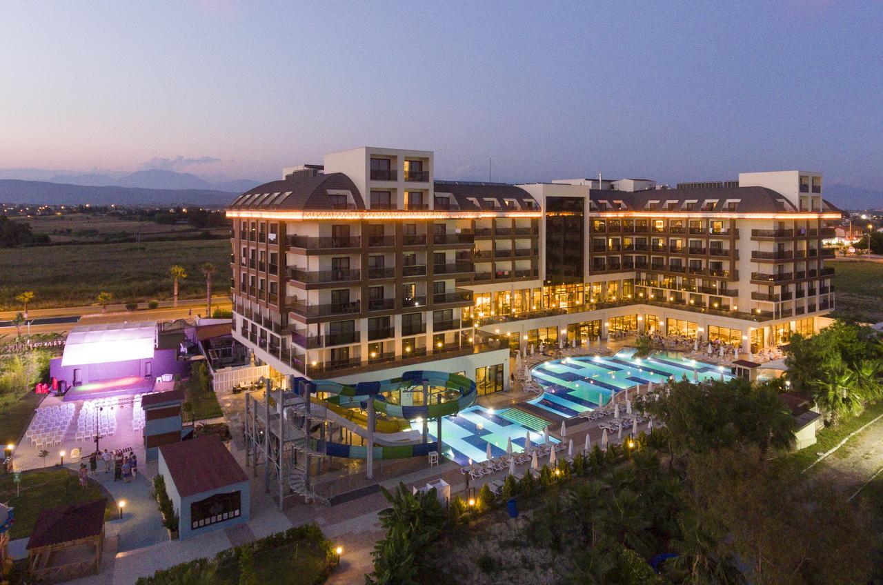 Glamour Resort & Spa Side Exterior photo